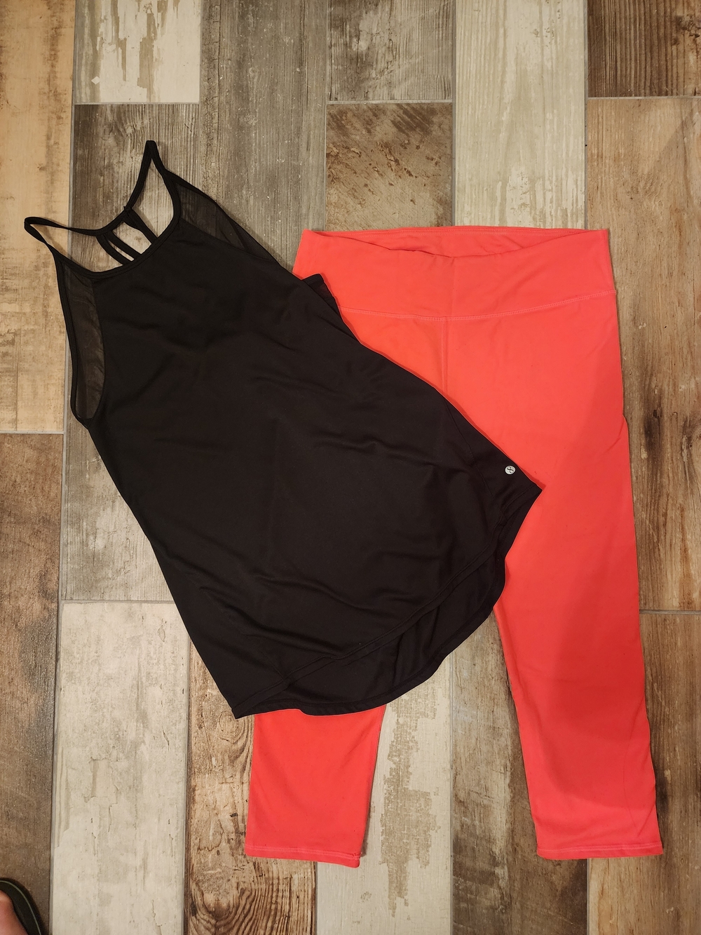 Women's Fabletics Neon Coral Active Capri Leggings with Black Performance Tank